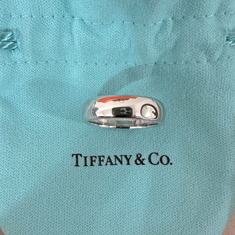 Preowned Tiffany and co “Tiffany Forever” platinum 6mm wedding band